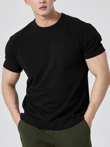 Men's Black Solid Color T-shirt – Stylish and versatile for any occasion